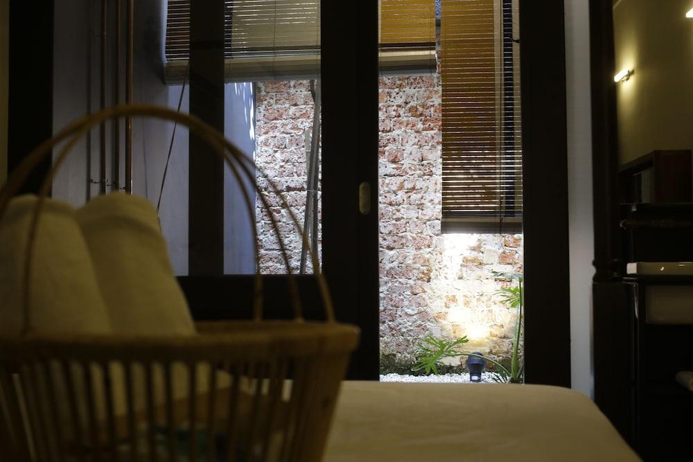 Tian Jing Hotel 3*
